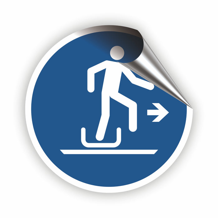 Gebotszeichen Beim Ausstieg den Rodel nach rechts verlassen RUND (M051) nach DIN EN ISO 7010
