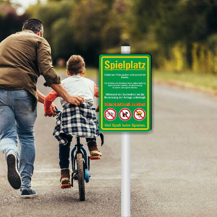 D-038 - SPIELPLATZ - Haltet den Platz und die Geräte Sauber - keine Hunde - SCHILD