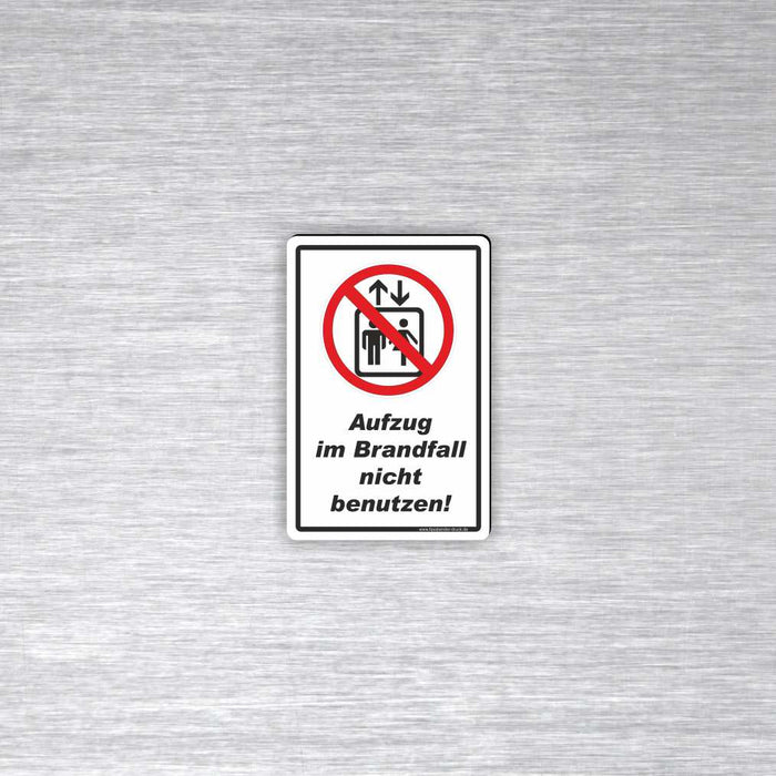 Aufzug im Brandfall nicht benutzen! Brandschutz - Notfallplan
