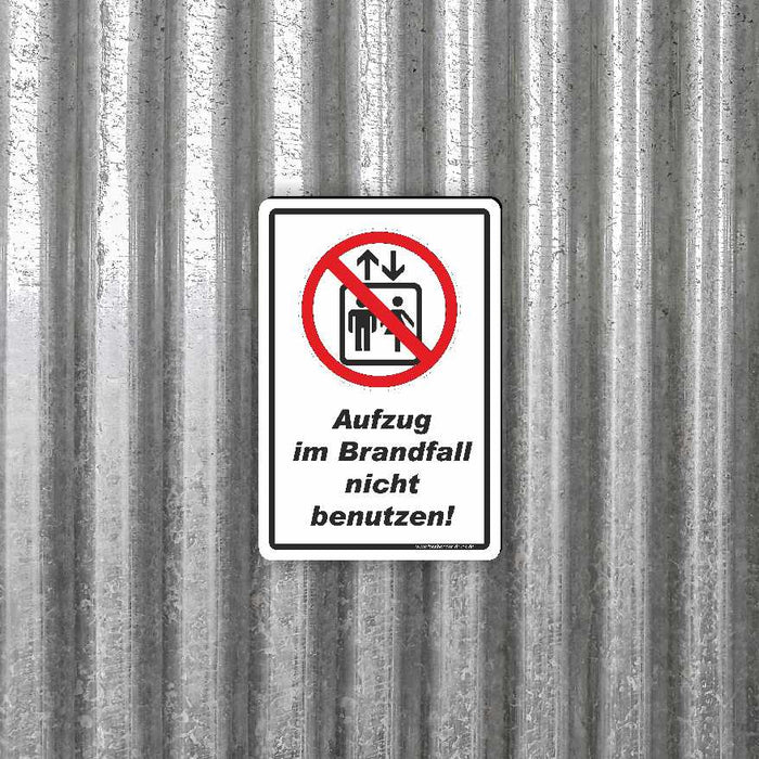 Aufzug im Brandfall nicht benutzen! Brandschutz - Notfallplan