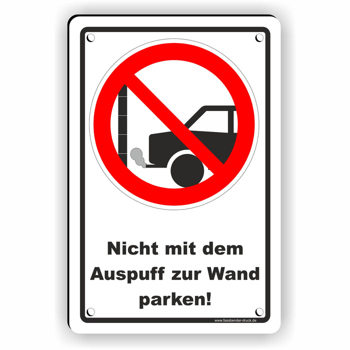 Nicht mit dem Auspuff zur Wand parken!